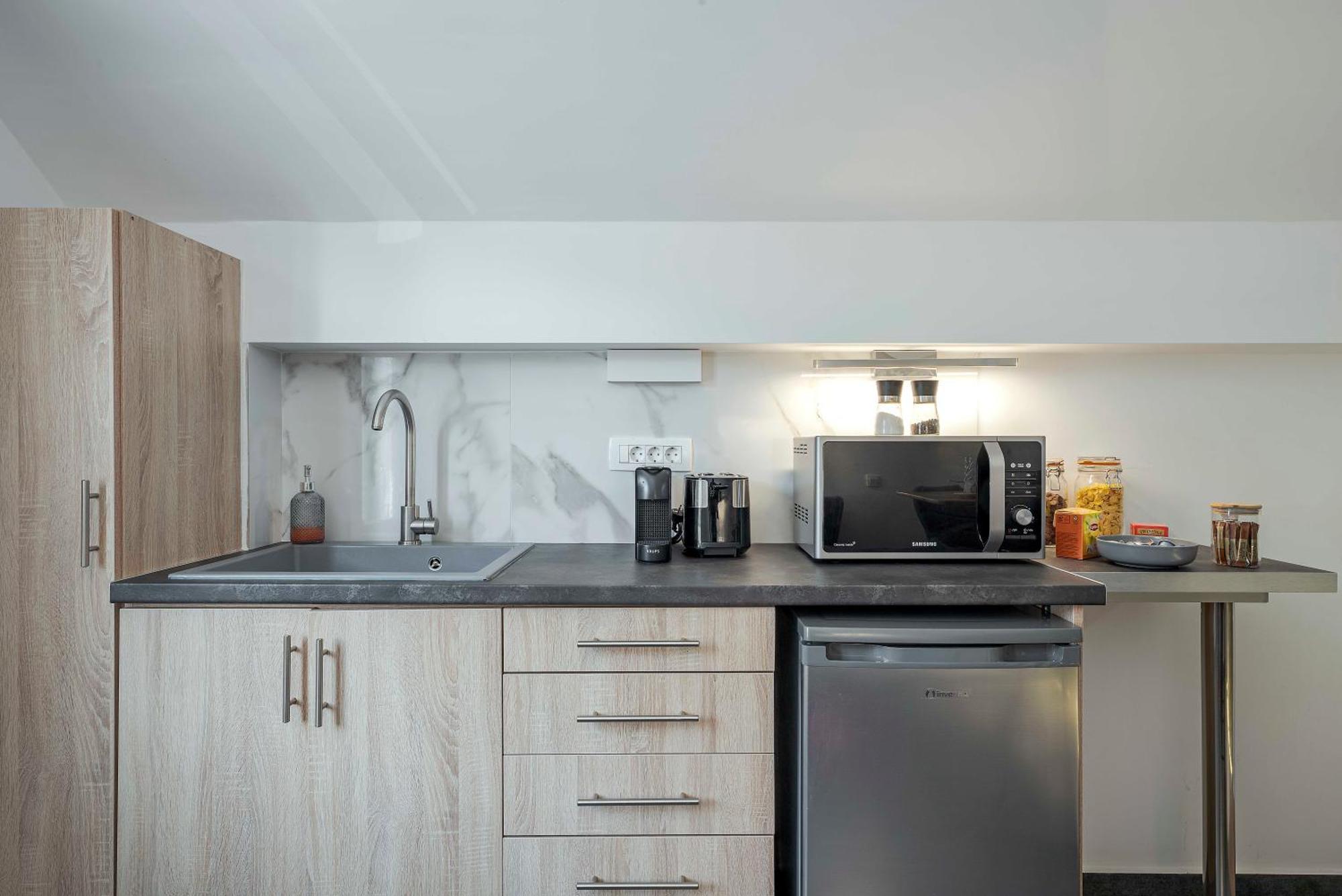 Blackstone Luxury Suites Emporio  Bilik gambar